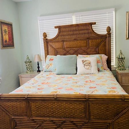 5 Min To Beach Large Living Room Fenced Backyard Bbq Firepit Driveway Boat Parking Lake Worth Beach Exteriér fotografie