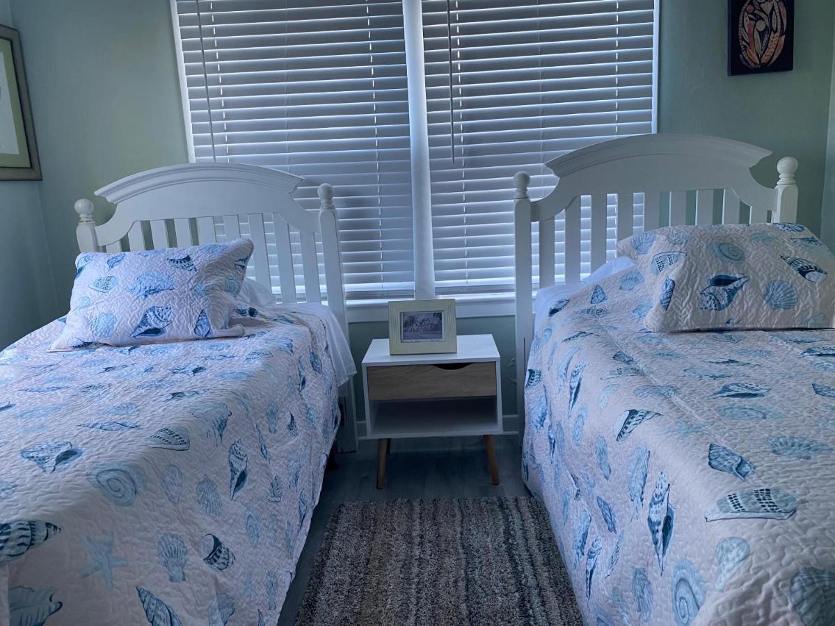 5 Min To Beach Large Living Room Fenced Backyard Bbq Firepit Driveway Boat Parking Lake Worth Beach Exteriér fotografie