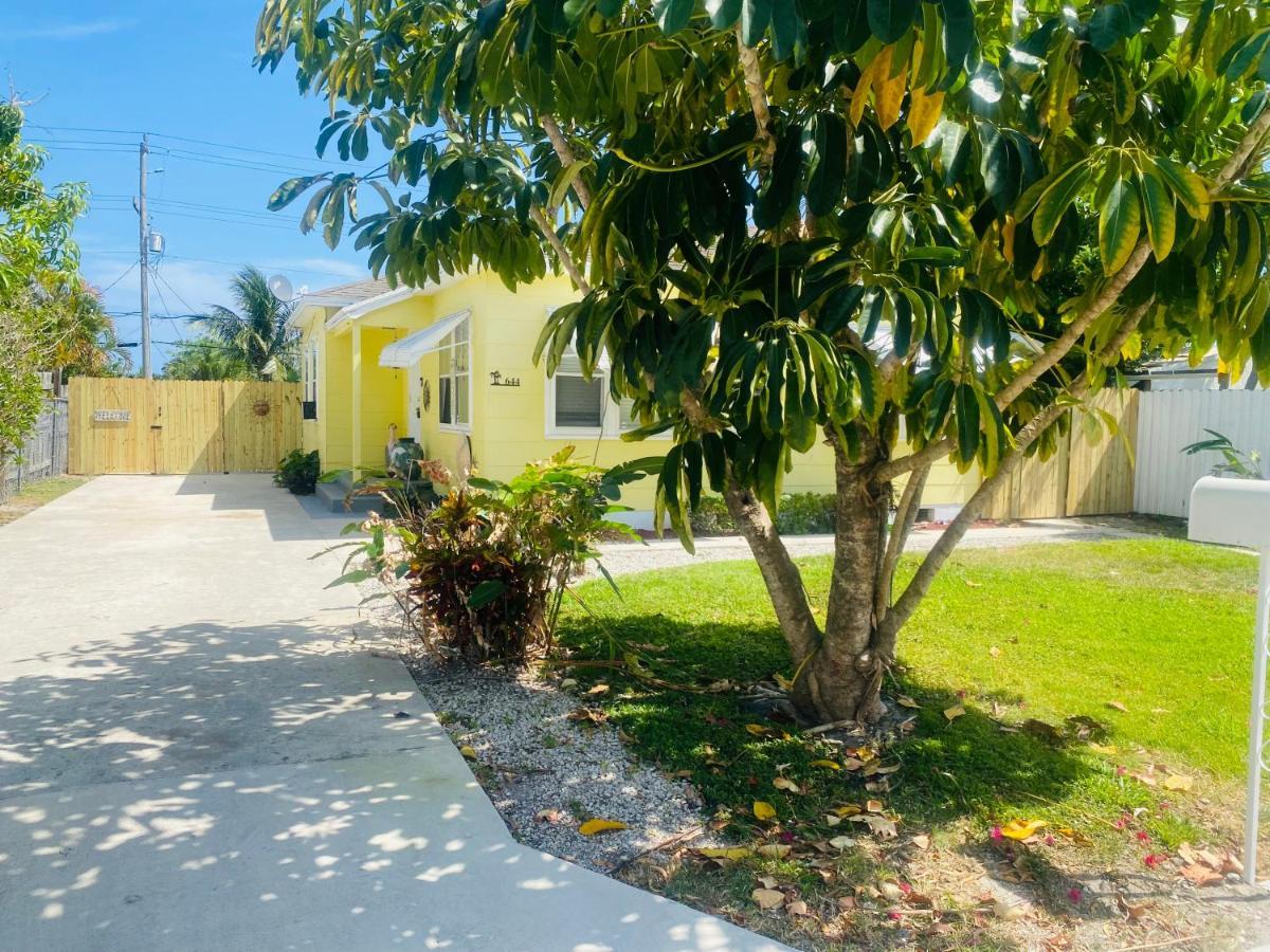 5 Min To Beach Large Living Room Fenced Backyard Bbq Firepit Driveway Boat Parking Lake Worth Beach Exteriér fotografie